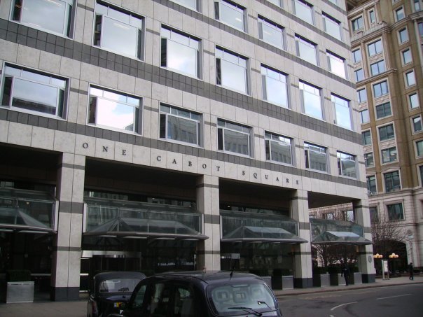 Entrata del Palazzo Credit Suisse a Londra